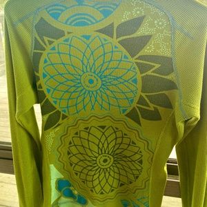 Title Nine Mandala waffle layering long sleeve shirt Size M